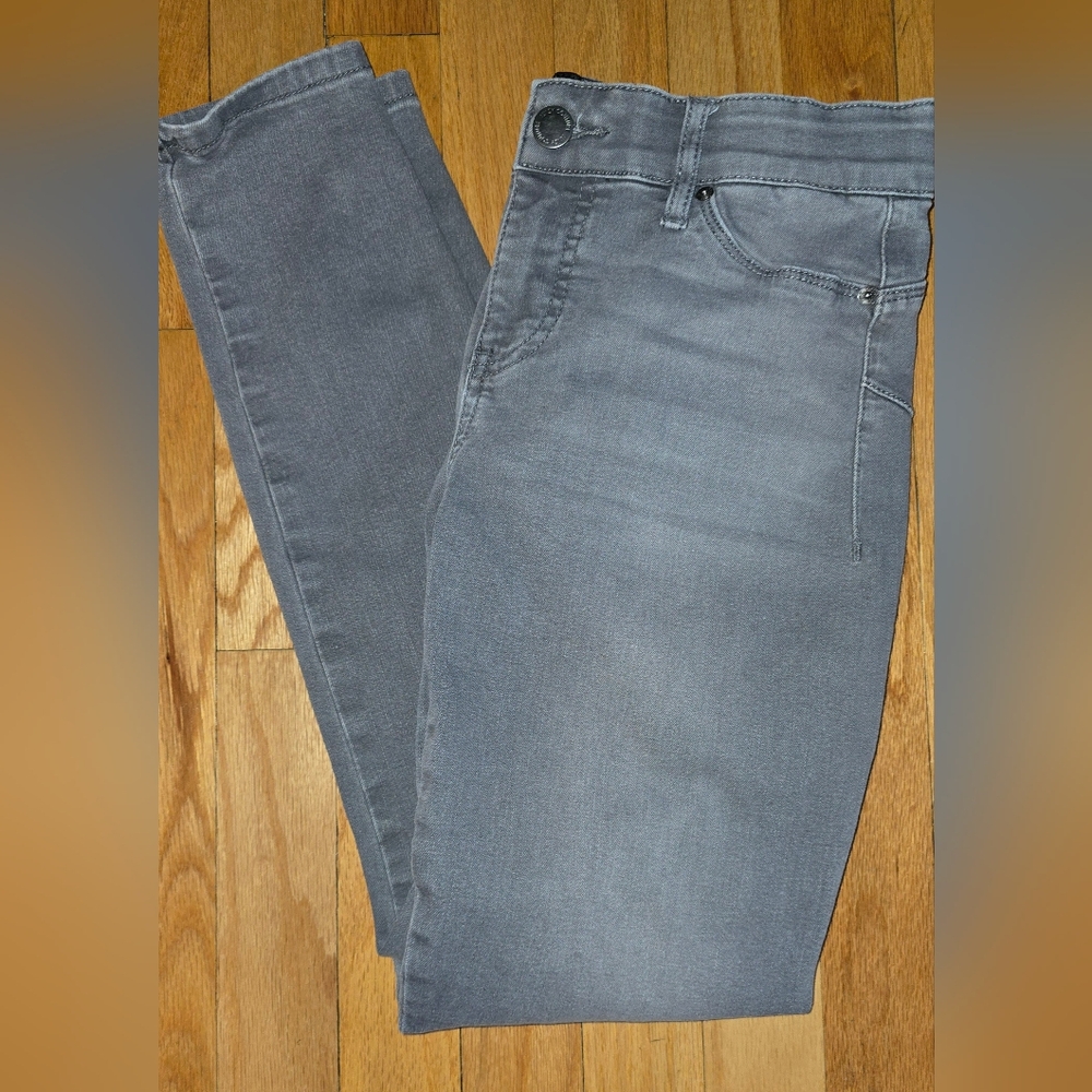 Juicy Couture size 6 gray stretchy jeans 👖